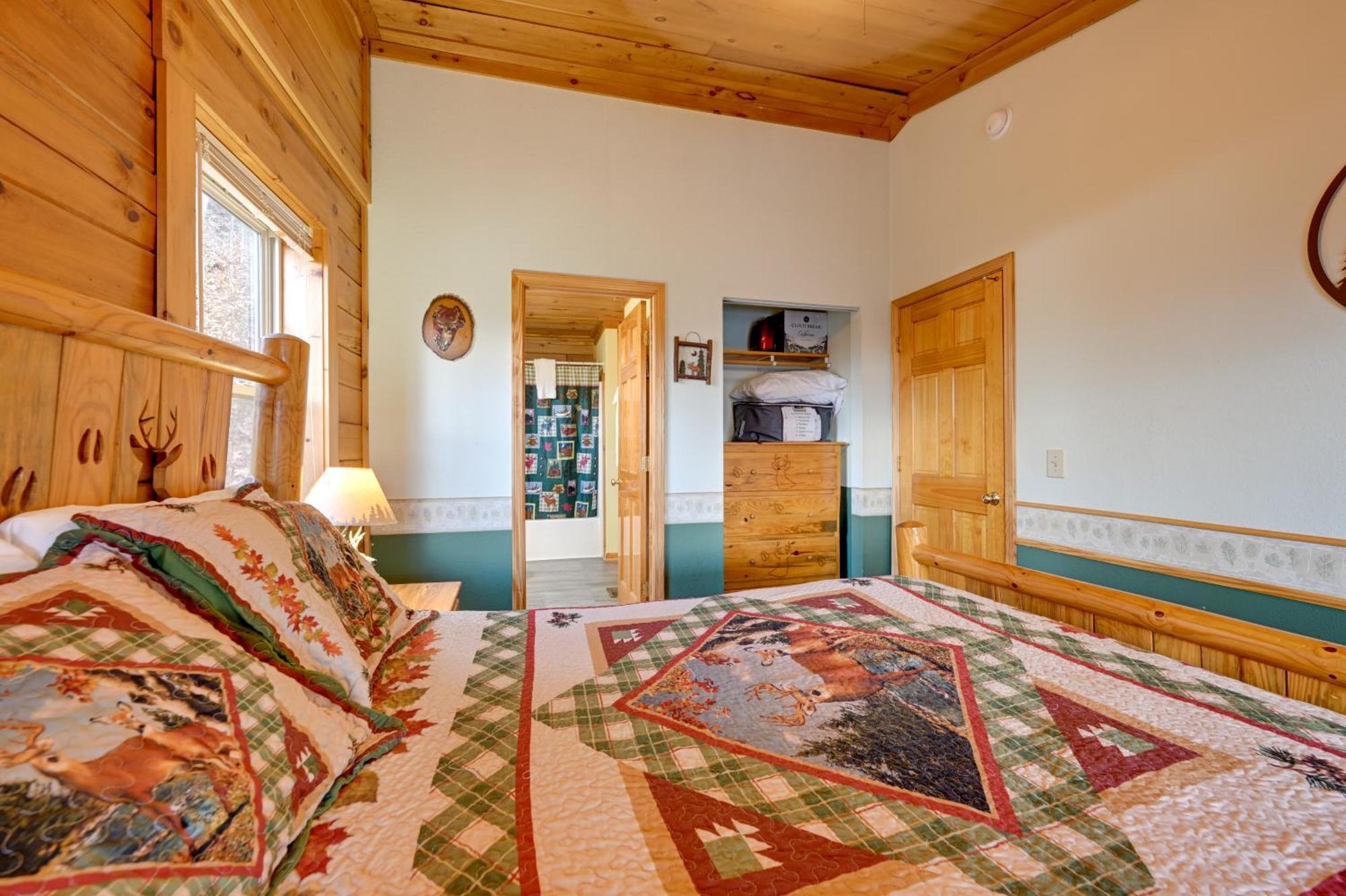 Cozy Deer Glen Cabin With Private Hot Tub And Porch! مدينة كليرمونت المظهر الخارجي الصورة